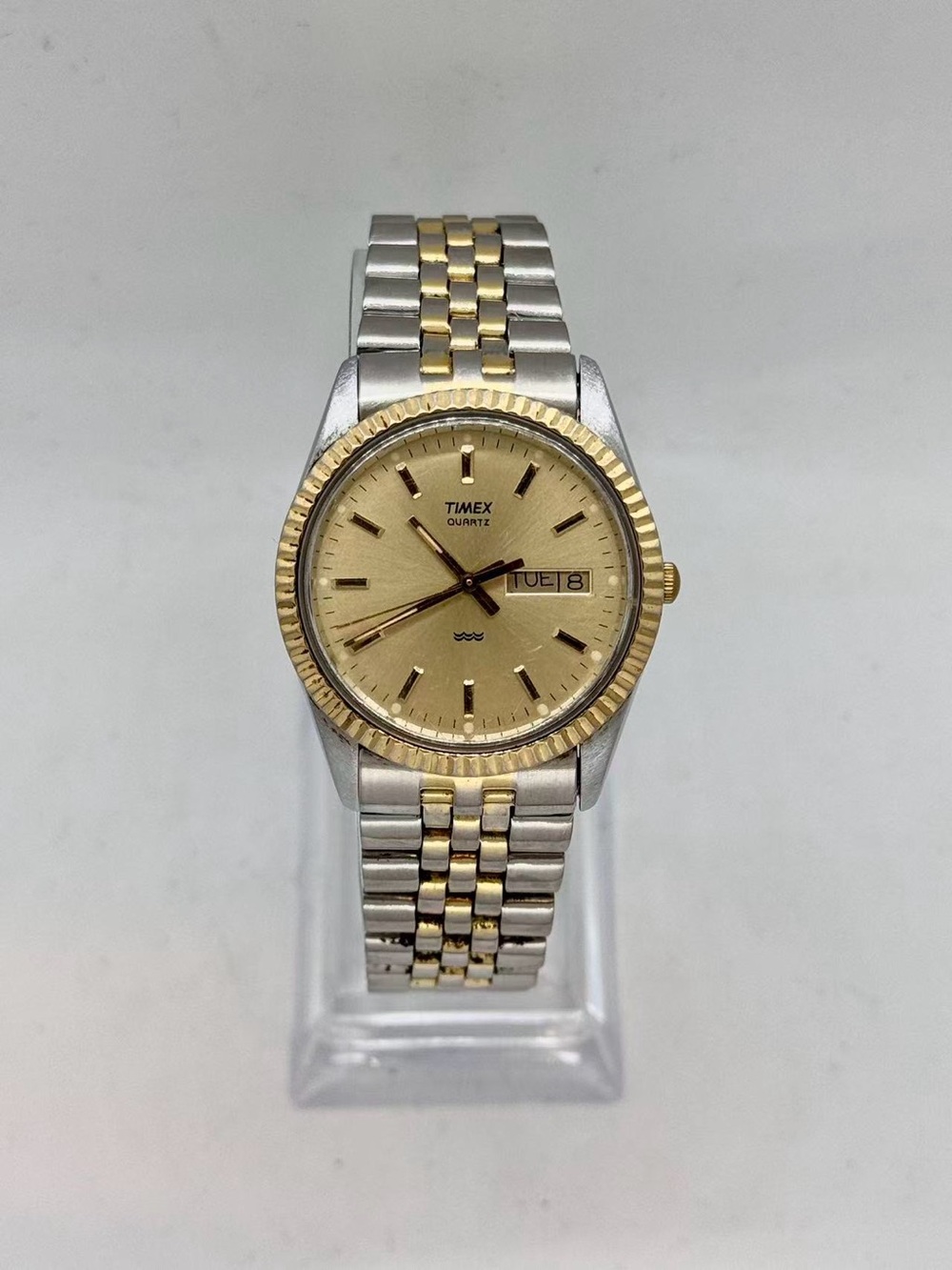 Vintage Timex Men Quartz Two Tone Watch 33mm Gold Dial Day Date New Battery Runs